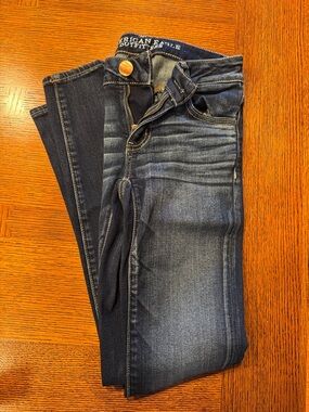 American Eagle Outfitters Women’s Dark Blue Skinny Jeans